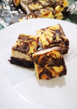 A picture of Cheesecake Brownies.