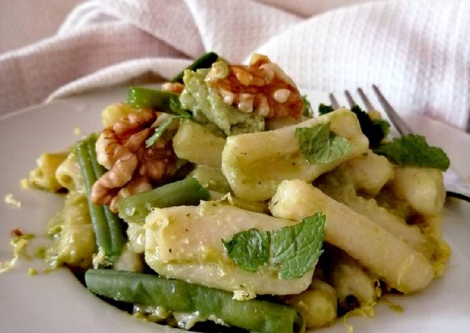 Ricetta di Premiato Maccheroncini al ferretto con pesto di fagiolini, menta e noci