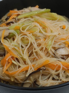 A picture of Vegetarian bee hoon.
