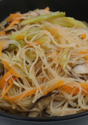 A picture of Vegetarian bee hoon.