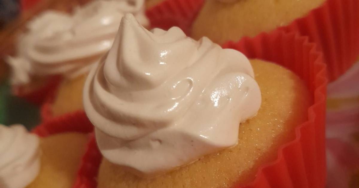Cupcakes de Vainilla SUPER ESPONJOSOS 🥰 Receta de Joselyn Benitez Cookpad