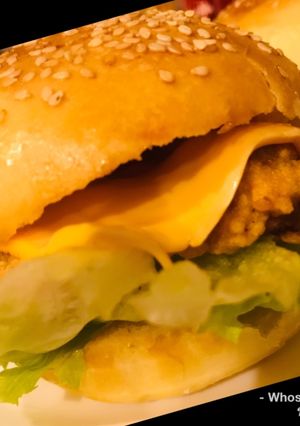 A picture of Whosayna’s Zinger Burger.