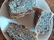 Una foto de pan de chía y quinoa