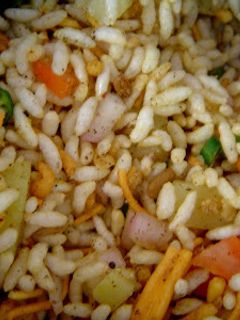झालमुड़ी (Jhalmudi Recipe In Hindi) रेसिपी मुख्य फोटो