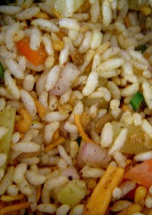 झालमुड़ी (Jhalmudi Recipe In Hindi) रेसिपी मुख्य फोटो
