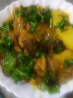 आलू बैंगन की सब्जी (aloo baingan ki sabzi recipe in Hindi) रेसिपी मुख्य फोटो