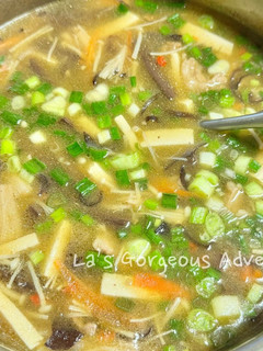 A picture of 酸辣湯.