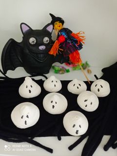 Una foto de Merenguitos fantasmas 👻👻👻
