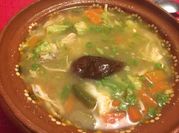 Una foto de caldo de setas