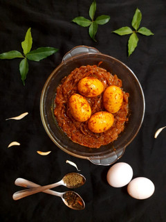 முட்ட ரோஸ்ட் (Muttai roast recipe in tamil) செய்முறை முக்கிய புகைப்படம்