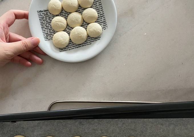 Step-by-Step Guide to Make Speedy Mimi&#39;s ขนมผิง Coconut Milk Cookies