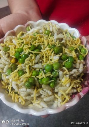 A picture of Matar bhel.