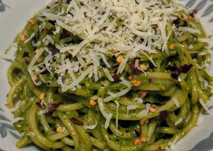 Step-by-Step Guide to Prepare Any-night-of-the-week Spinach and Tomato Cream Pasta