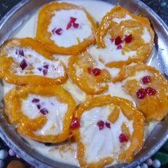 A picture of Mango stuffed kulfi.