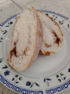 Una foto de Pan con jalea de arazá