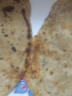 नमकीन पराठा (namkeen paratha recipe in Hindi) रेसिपी मुख्य फोटो