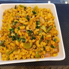 A picture of Pasta in Chicken Hot Garlic Sauce.