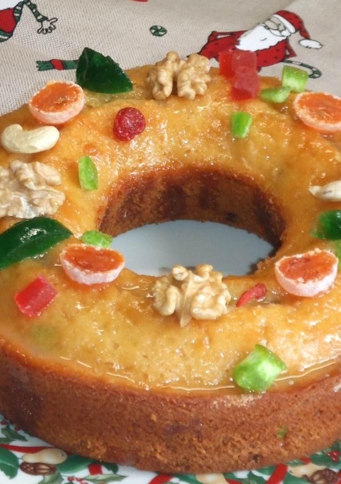 Una foto de Corona de mandarinas y yogur con frutas secas