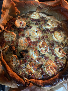 Una foto de Quiche (berenjena, puerro, champiñones, taquitos de jamón y queso de cabra)👩🏼🍳