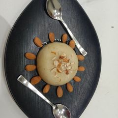 Suji halwa (rawa) A picture of Suji halwa (rawa).
