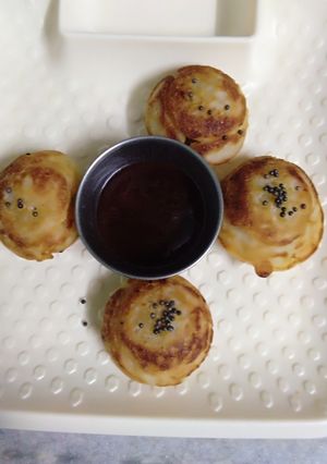 झटपट रवा मसाला अप्पे (rava masala appe recipe in marathi) रेसिपी चे मुख्य फोटो 