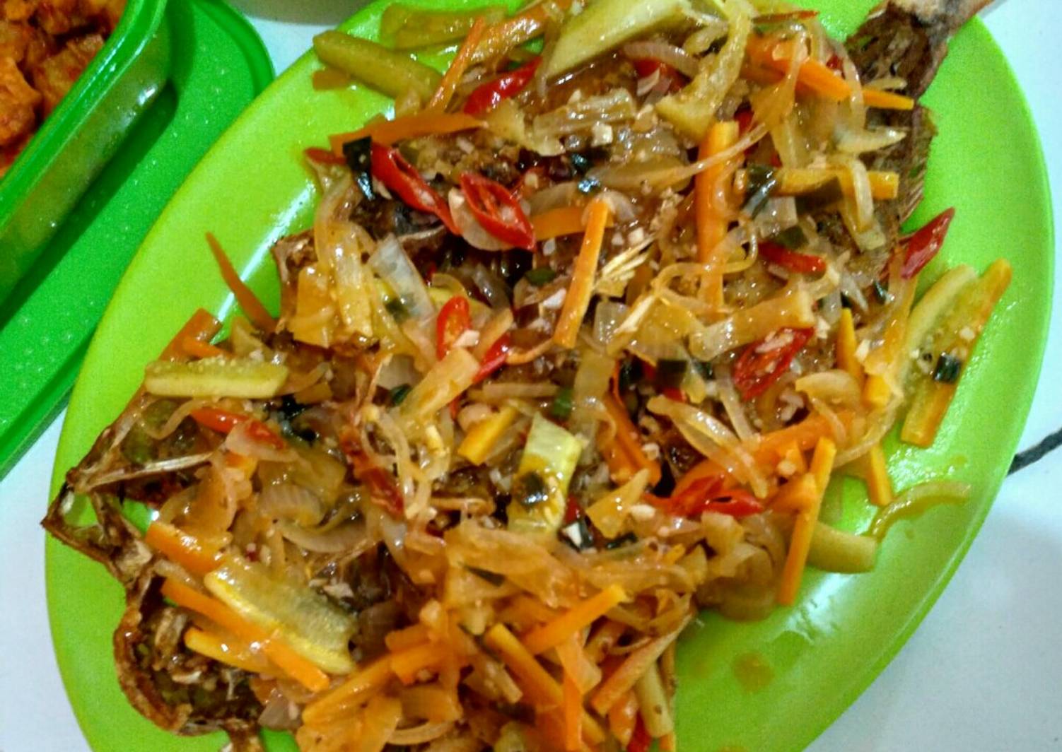 Resep Kakap Goreng  Saus Asam Manis  Pedas  oleh Shinta 