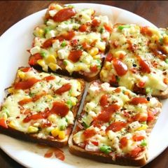 Bread pizza A picture of Bread pizza.