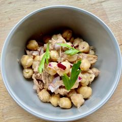 Chickpea and tuna salad A picture of Chickpea and tuna salad.