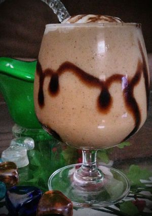 A picture of Dj's Mix Fruit Smoothie.