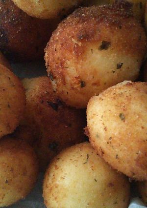 Una foto de Bolas de puré de patata rebozadas