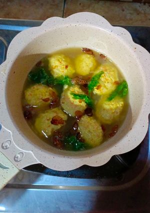Foto resep Sup bola-bola nasi ayam kids friendly