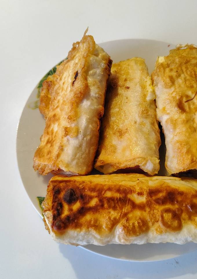 Сосиска з сиром в лаваші 🧀