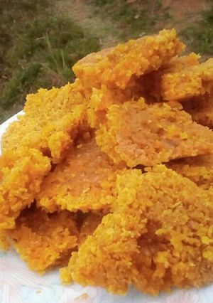 A picture of Coconut Burfi/Kashata.