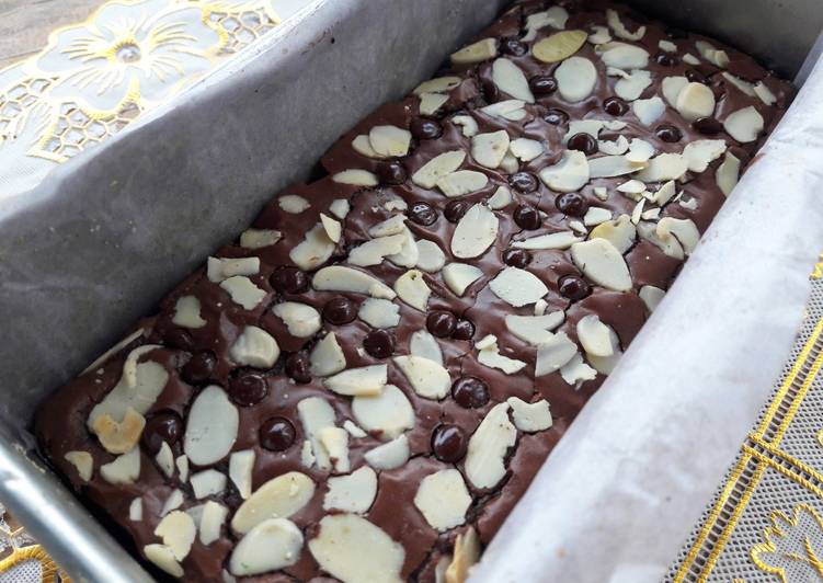 Bagaimana Membuat Shiny Crust Fudgy Brownies, Enak Banget