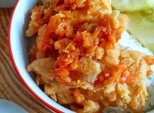 Foto resep Rice Bowl Telur Dadar Crispy Geprek