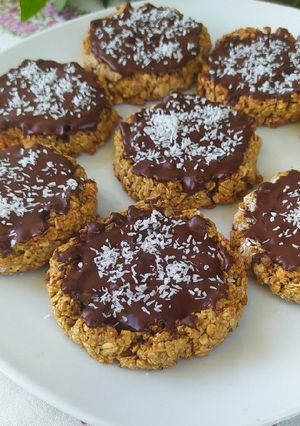 Una foto de Galletas o Tartitas De Avena  Con Dulce Y Chocolate