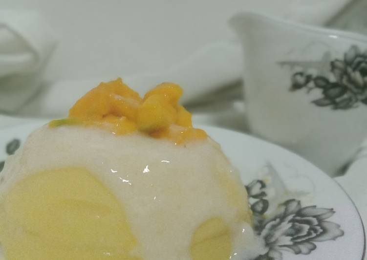 Mango milk lava pudding with creamy vla