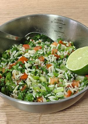 Foto principal de Cocina de Aprovechamiento: Ensalada de Pilaf y Espinacas Baby