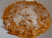 Una foto di risotto con guanciale