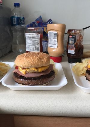 Una foto de Hamburguesa tropical meat lover