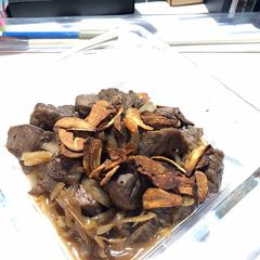 A picture of Beef cube with honey and black pepper.