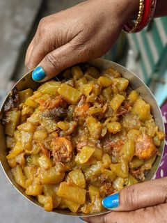 চিংড়ি দিয়ে লাউঘন্ট (chingri diye lau ghonto recipe in Bengali) রেসিপির প্রধান ছবি