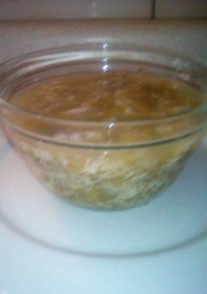 Una foto de Sopa de huevo con verduras