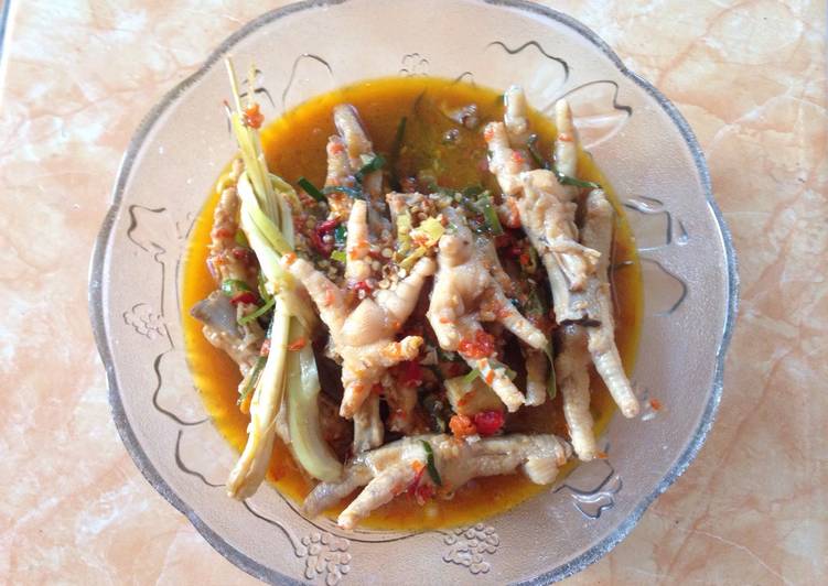 Resep Ceker Kuah Pedas Markendess oleh Ninoek Candra Cookpad