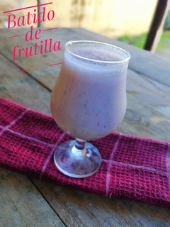 Una foto de Batido de proteínas sabor frutillas 🍓