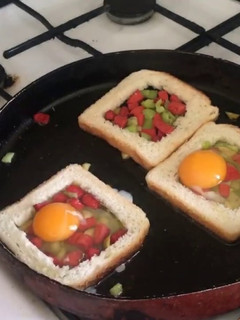 صورة لوصفة فطيرة التوست بالجبن والبيض