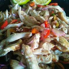 A picture of Ayam Suwir Sambal Mattah.