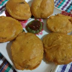 A picture of Aloo Pakode.