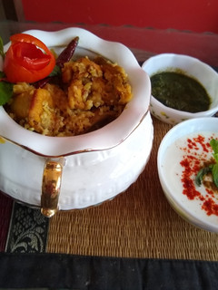 A picture of Chicken biryani.