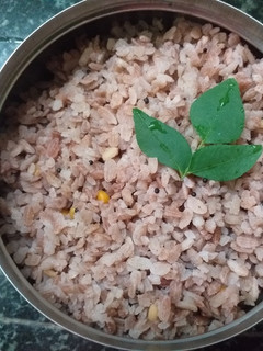 A picture of Brown rice flake upma.